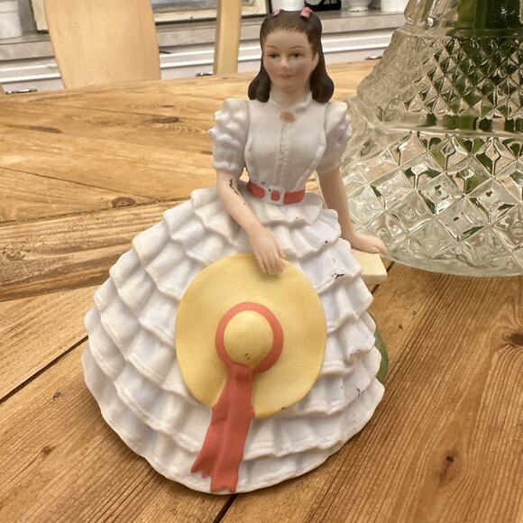 AVON PORCELAIN GONE WITH THE WIND SCARLETT O’HARA 1983 Vintage - Picture 2 of 13